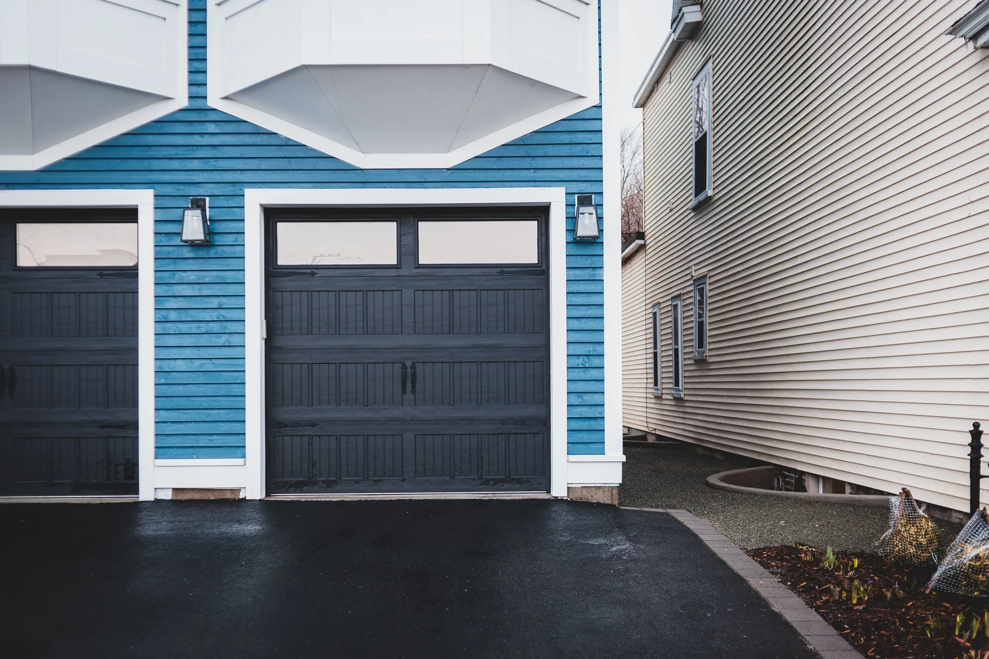 Residential garage door in Cortland