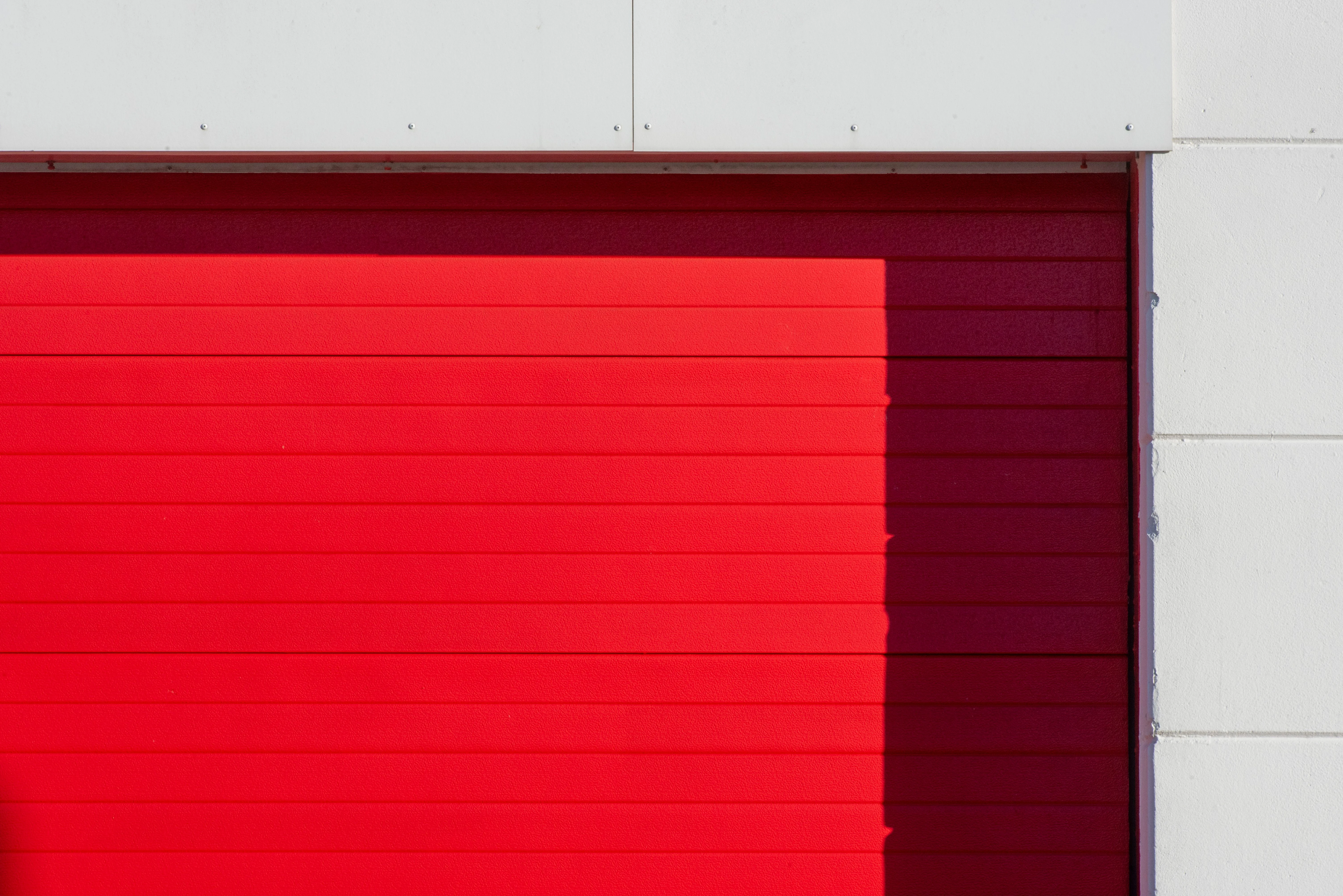 Residential garage door in Warren