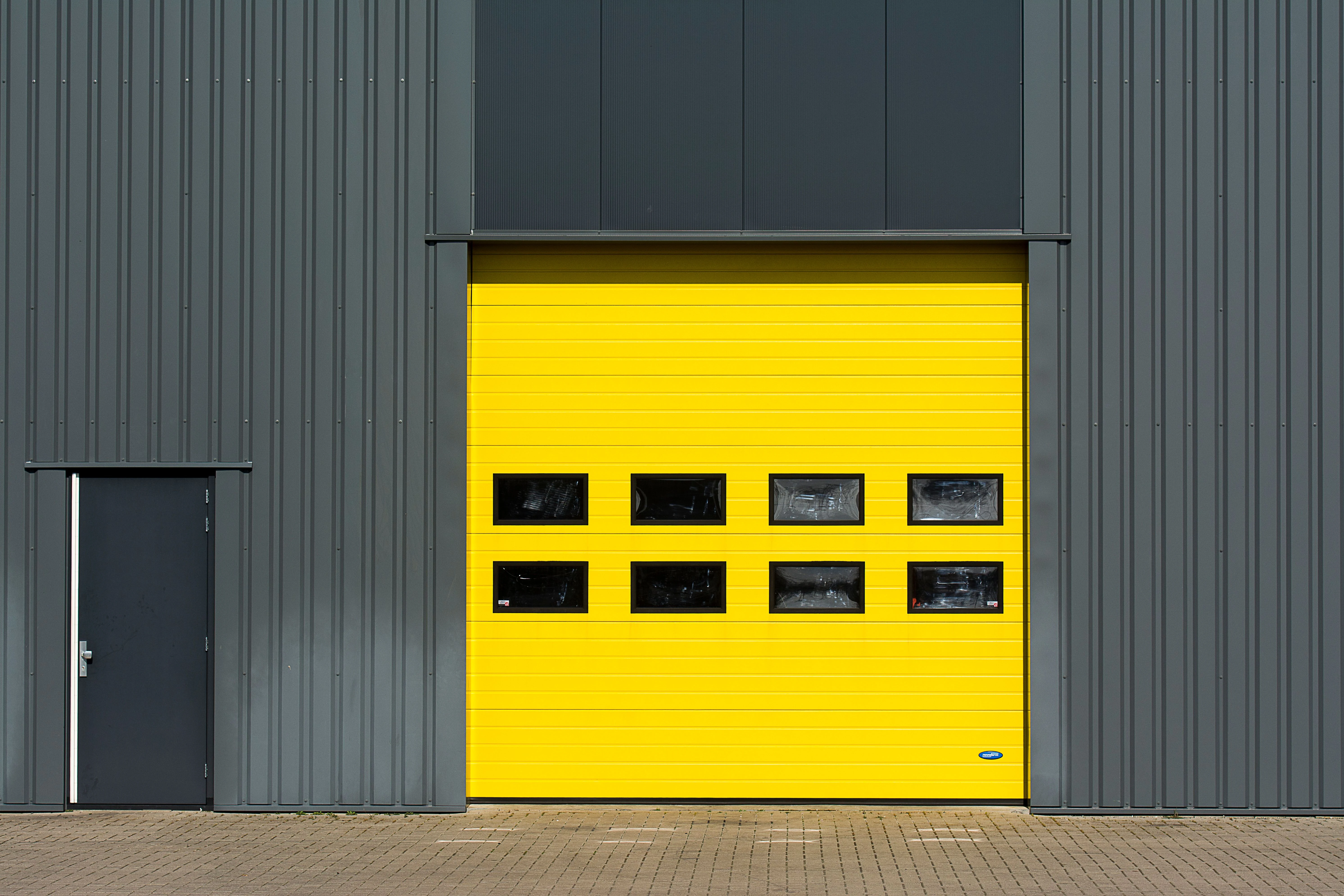 Residential garage door in Warren